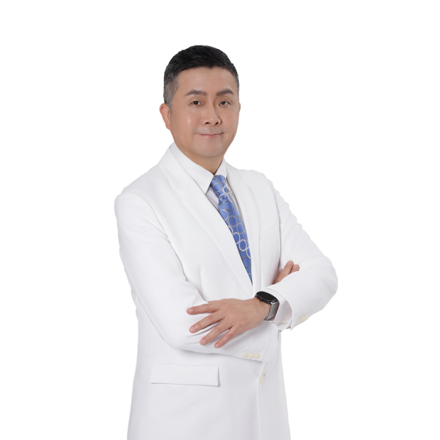 1140710B021楊熹明D0710-2 半身修圖後_去背.png